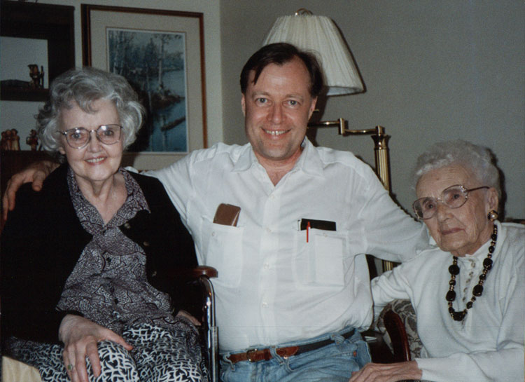 Mom, Greg, Nana in Thunder Bay